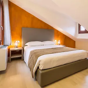 Charming Palace Corte Del Teatro Apartment